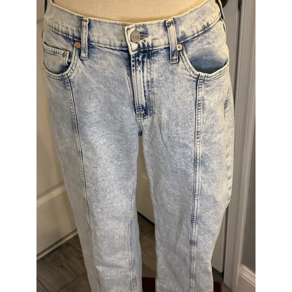 GAP ‘90s Loose Mid-Rise Jeans in Light Indigo - Organic Cotton - Sz 26 2R